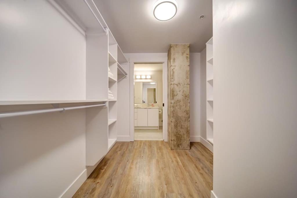 Luxurious Modern 2Br Condo Sleeps 5 Coffee, Ac, Wifi Halifax Buitenkant foto