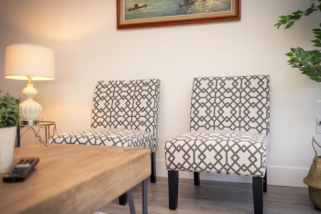 Luxurious Modern 2Br Condo Sleeps 5 Coffee, Ac, Wifi Halifax Buitenkant foto