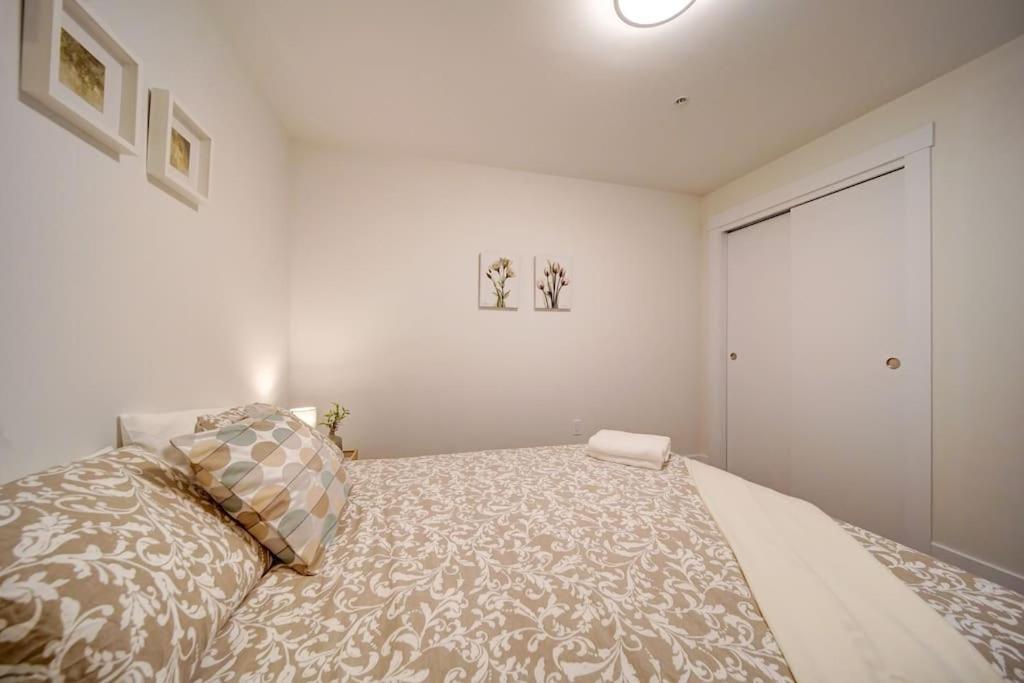 Luxurious Modern 2Br Condo Sleeps 5 Coffee, Ac, Wifi Halifax Buitenkant foto