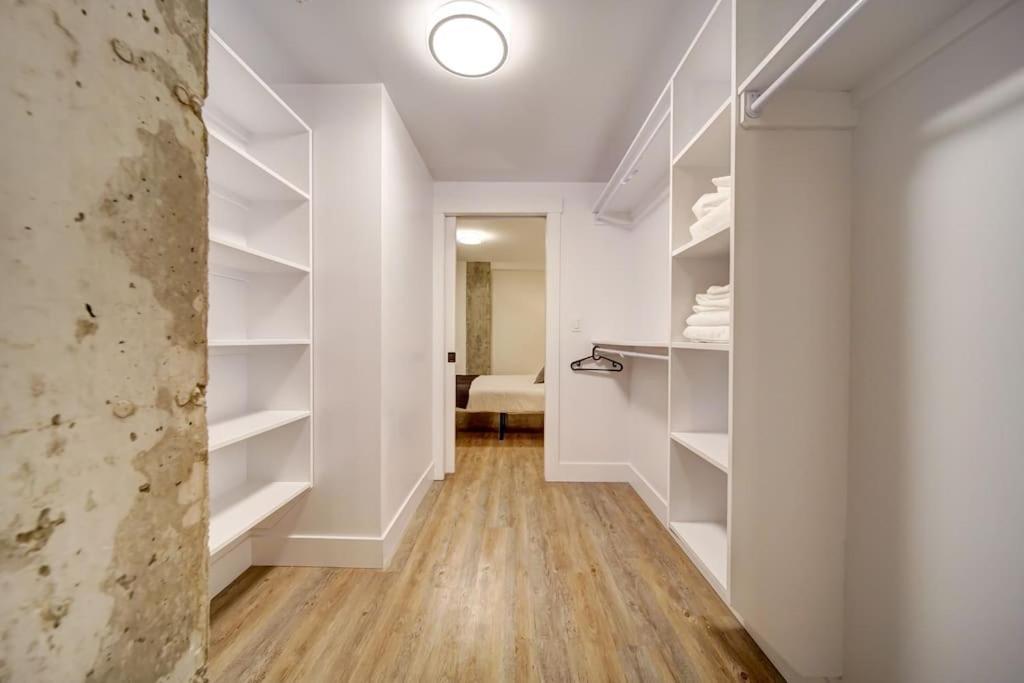 Luxurious Modern 2Br Condo Sleeps 5 Coffee, Ac, Wifi Halifax Buitenkant foto